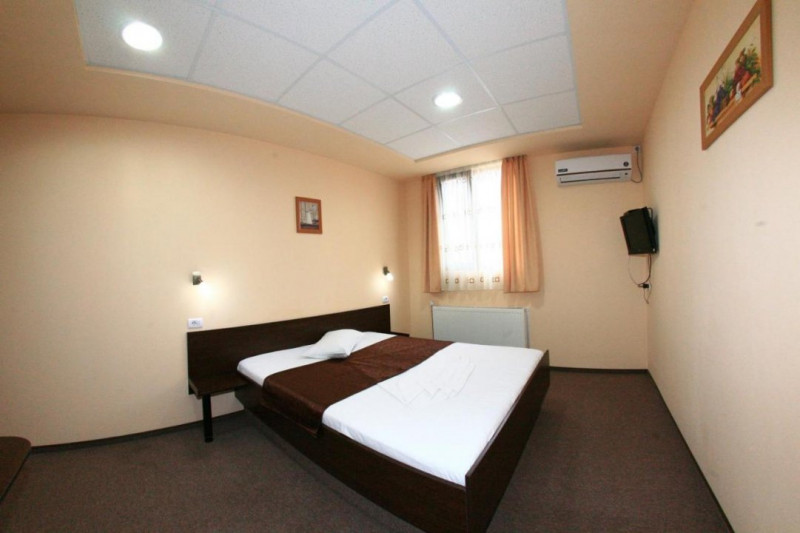 Pensiune 10 camere de inchiriat