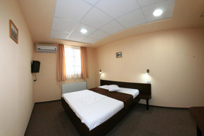 Pensiune 10 camere de inchiriat
