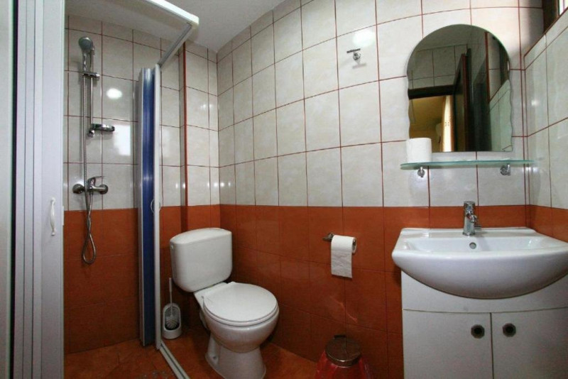Pensiune 10 camere de inchiriat