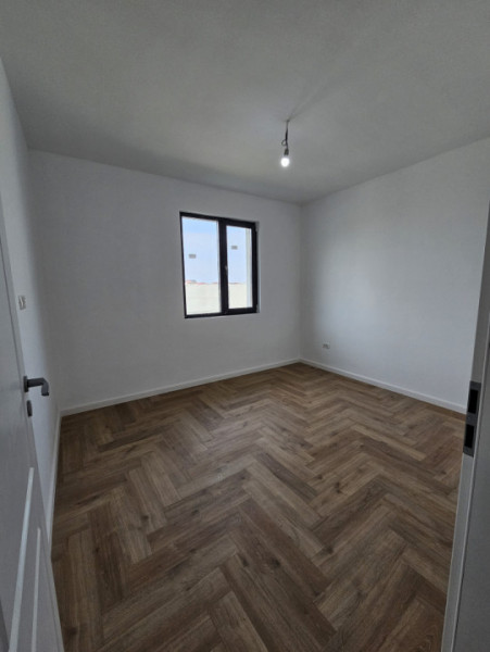 Casă cu 4 camere - Curte 950mp - Domnești/Clinceni